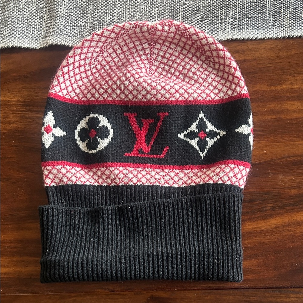 Louis Vuitton Red and Black Patterned Beanie